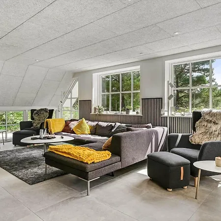 Bv376-blavand-ved-skoven-7 Blåvand