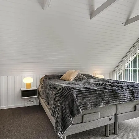 Bv376-blavand-ved-skoven-7 Blåvand