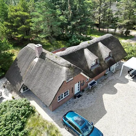 Bv376-blavand-ved-skoven-7 بيت للعطل